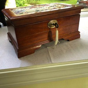 Wood jewelry box with stitched top and lock/key